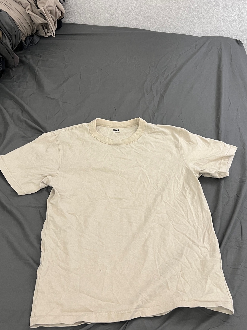 UNIQLO U Men’s Crew Neck Short Sleeve T-Shirt Beige Size M Minimalist Basic Tee